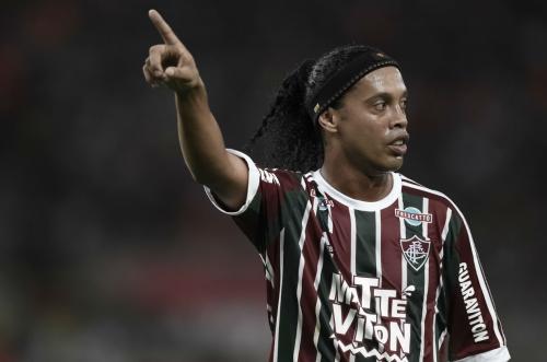 Ronaldinyo yeni klubunda debüt etdi