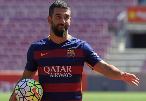 “Qalatasaray” mənə verəcəyi pulu uşaq futboluna xərcləsin” – Arda Turan