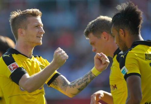 "Borussiya" darmadağınla liderliyə yüksəldi