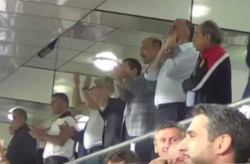 Azərbaycanlı nazir millimizin uğuruna görə fit çaldı (VİDEO)