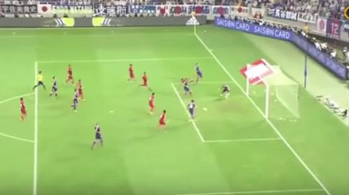 "Borussiya"nın futbolçusu təəccübləndirdi (VİDEO)