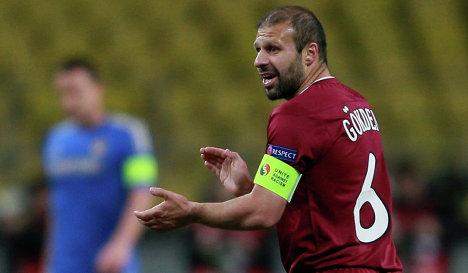 Türkiyəli futbolçudan yeni rekord