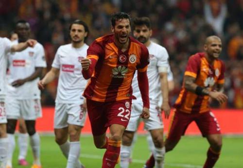 "Qalatasaray"da yeni müqavilə