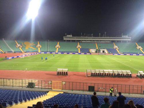 Millimizin oyununda stadion bomboşdur (FOTOLAR)