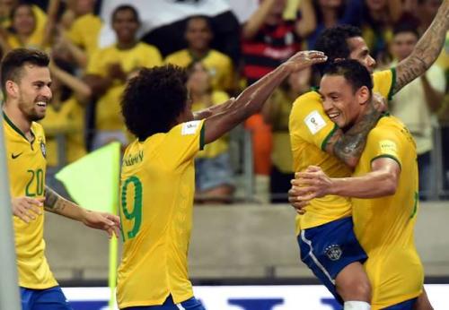 Argentina yenə xal itirdi, Braziliya qalib gəldi