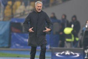 Mourinyo Kiyev stadionunda "rəqs etdi" (VİDEO)