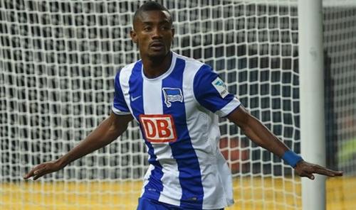 Bundesliqada 12-ci tur het-triklə başladı