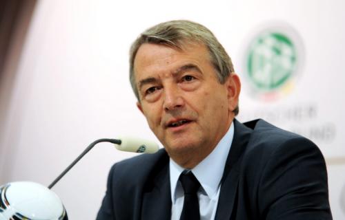 Almaniya Futbol Federasiyasının prezidenti istefa verdi