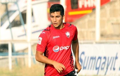 Millimizə daha bir futbolçu çağırıldı