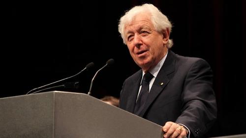 85 yaşlı federasiya prezidenti istefa verdi