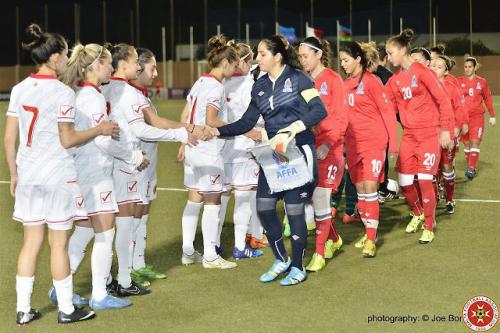 Millimiz Maltada heç-heçə etdi