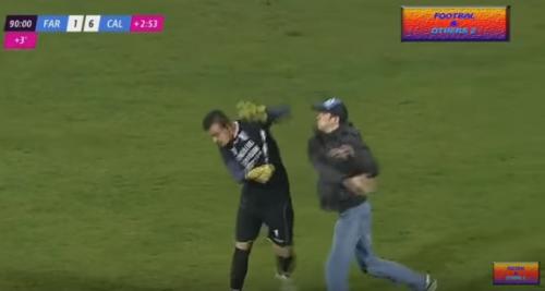 Azarkeş qapıçıya hücum çəkdi (VİDEO)