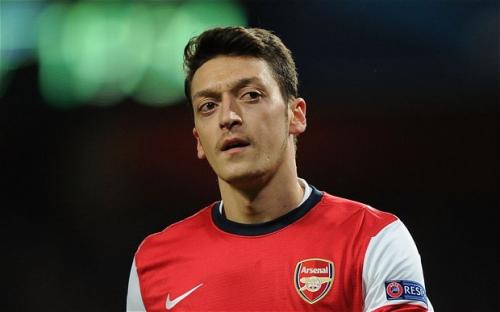 Özil "Arsenal"la danışıqlara başladı