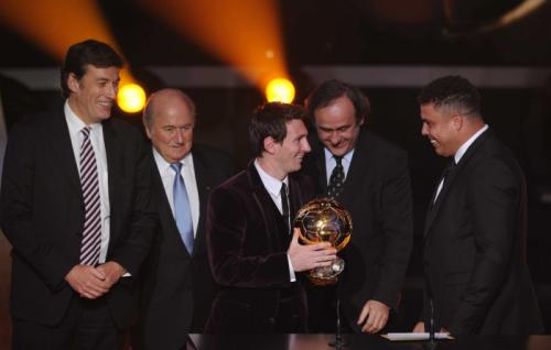 Ronaldo: "Qızıl top"u Messiyə verərdim"