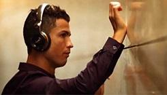 Ronaldodan fərqli Yeni il təbriki (VİDEO)