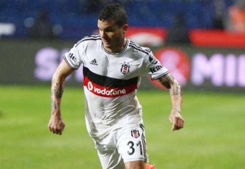Braziliyalı futbolçu "Beşiktaş"dan getdi