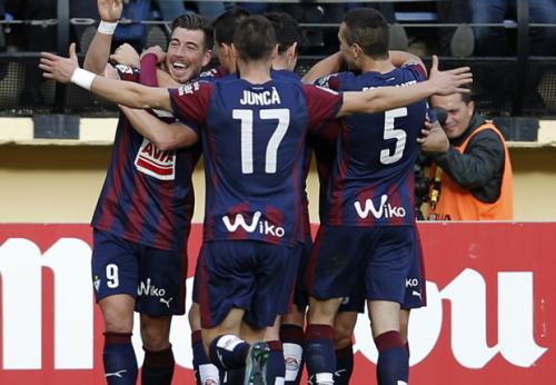 İsrafilov oynamadı, komandası 5 qolla qalib gəldi