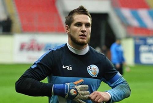 "Rəvan"dan ayrılan qapıçı "Dnepr"də 