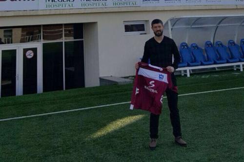 Elvin Məmmədov rəsmən "Zirə"də!