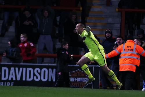 Qapıçı 90+4-cü dəqiqədə qol vurdu (VİDEO)