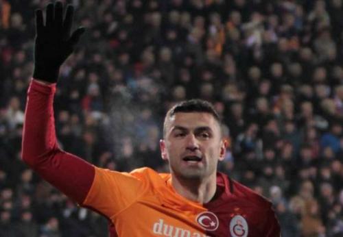Burak Yılmaz "Qalatasaray"dan gedir