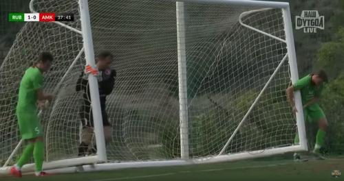 Külək qapının yerini dəyişdirdi (VİDEO) 