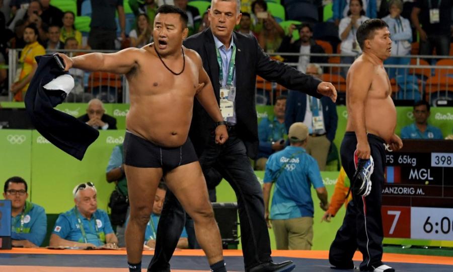Rio-2016: Monqol məşqçilərdən qeyri-adi etiraz (Şəkil)
