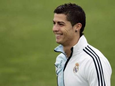 Ronaldo: "Məsutla oyunum daha yaxşı alınır"