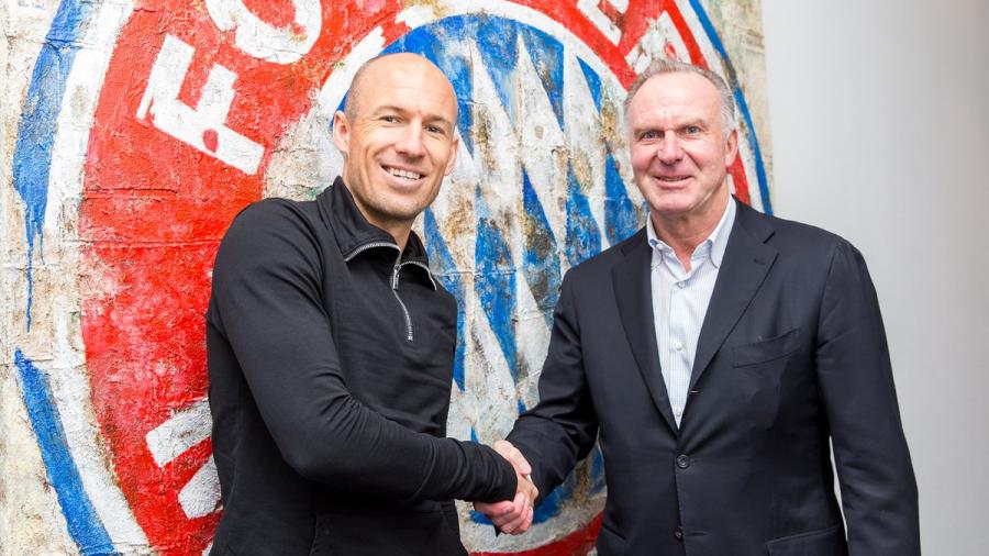 Robben daha bir il "Bavariya"da -  rəsmi