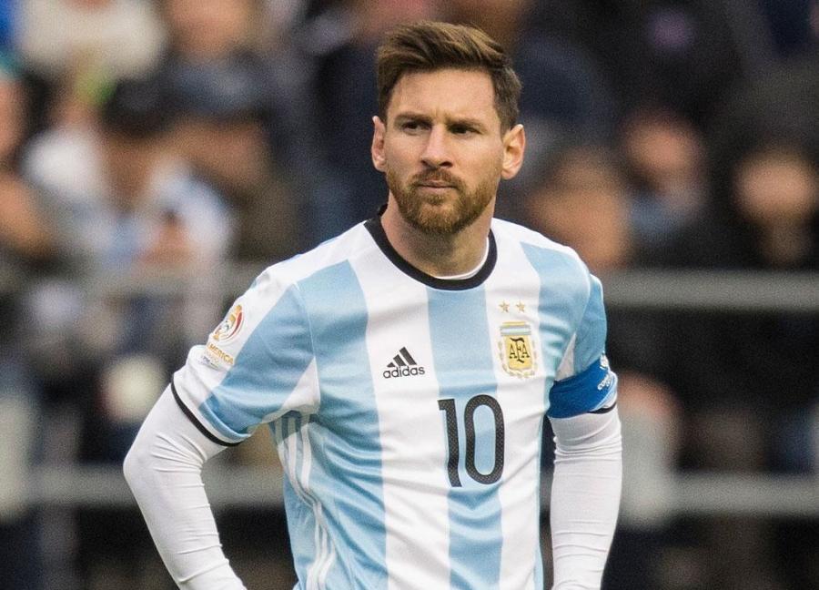 Messi FİFA-ya məktub yazdı - "Hakimi söyməmişəm"