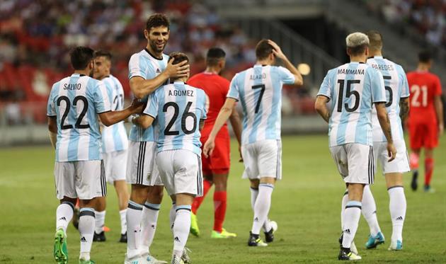 Argentina Sinqapuru topa tutdu -  Video