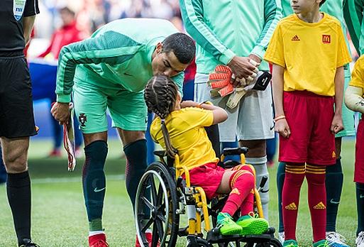 10 yaşlı Polinanın ən xoşbəxt günü – Ronaldodan örnək addım