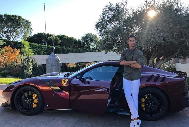 Ronaldo yarım milyon dollara maşın aldı - Şəkil