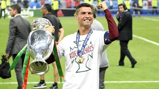 Ronaldo Avropada ilin idmançısı seçildi