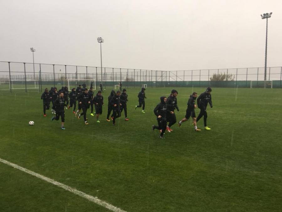 Yağış "Qarabağ"a mane olmadı 