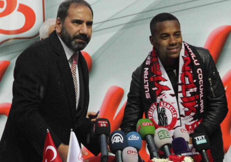 Robinyo “Sivasspor”la müqavilə bağladı