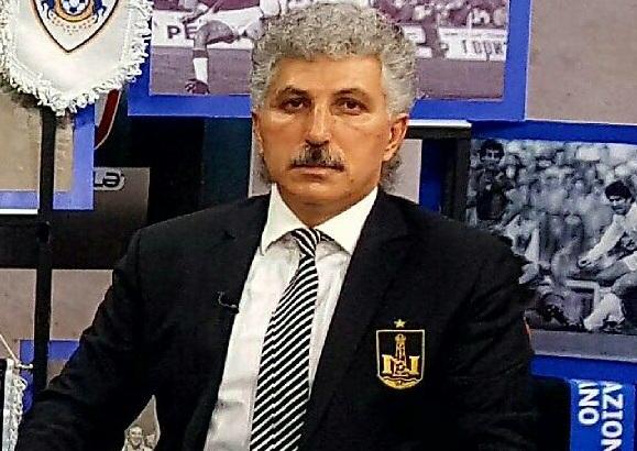 “Əksər klublarda futboldan uzaq insanlar çalışır” - Tahir Süleymanov