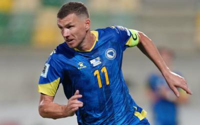 40 yaşlı futbolçu ilə müqaviləni yenilədilər