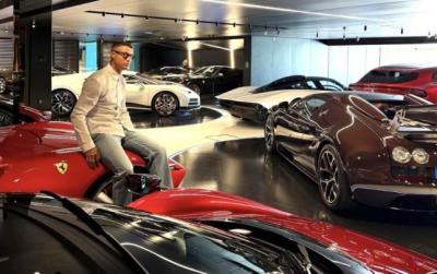 “Mənim oyuncaqlarım” - Ronaldo avtoparkını göstərdi