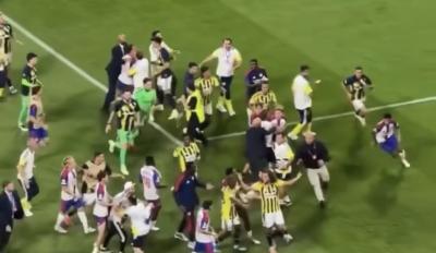 “Fənərbaxça”nın oyunçusuna hücum edildi, dava düşdü - Video