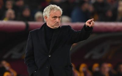 Mourinyodan "Qızıl top"la bağlı: "Siyasət təsir edir"