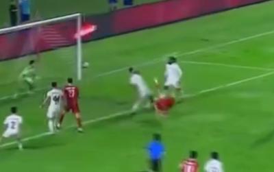 Üzünü iki dəfə topa sipər etdi – İnanılmaz görüntü!