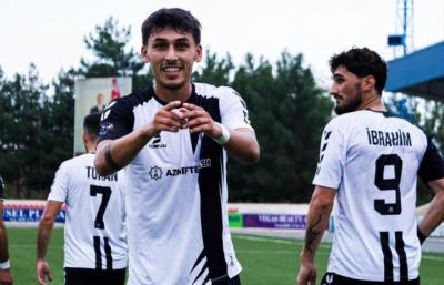 “Karvan-Yevlax” 3 xalı 2 qolla qazandı - Video