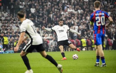 “Beşiktaş”ın müdafiəçisi sıradan çıxdı