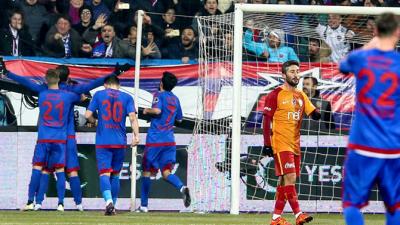“Qalatasaray” II dövrəyə məğlubiyyətlə başladı