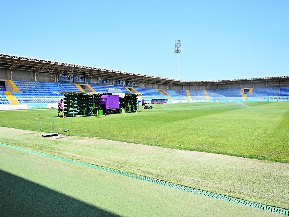 AFFA-nın stadionunun yeni ot örtüyü - Şəkillər
