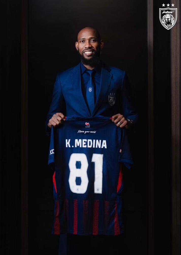 Kevin Medina yeni klubunda təqdim olundu - Şəkillər