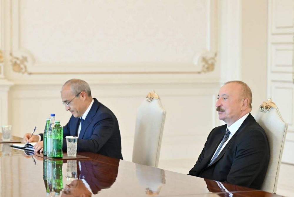 İlham Əliyev Dünya Güləş Birliyinin prezidentini qəbul edib