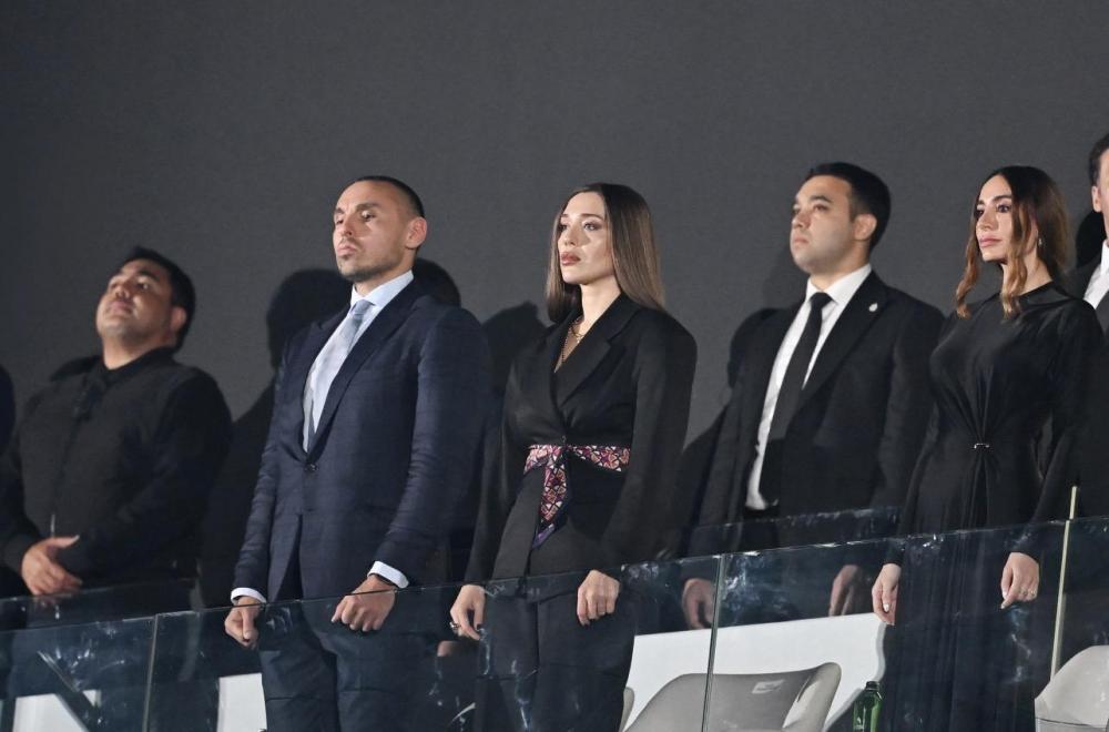 Prezident ailə üzvləri ilə birgə çempionatın açılışında - Şəkillər