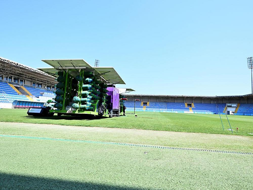 AFFA-nın stadionunun yeni ot örtüyü - Şəkillər